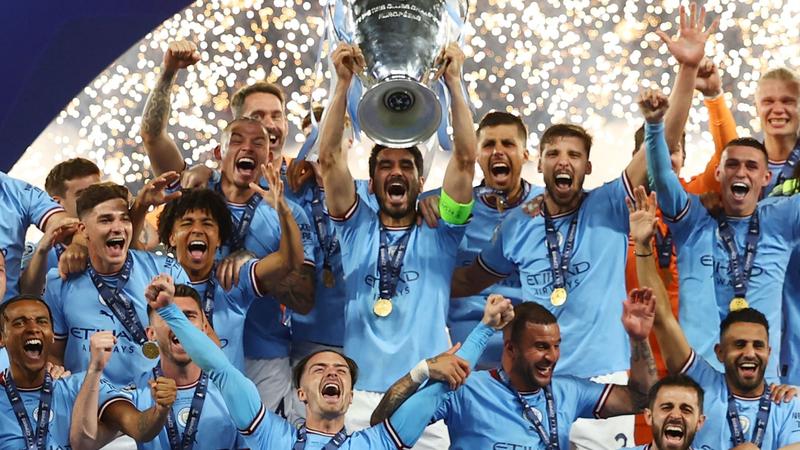  UEFA-Champions-League è una competizione annuale di calcio organizzata dall'Unione delle Federazioni Calcistiche Europee (UEFA). È considerata una delle competizioni più prestigiose al mondo, in cui le migliori squadre di calcio europee si sfidano per il titolo di campione d'Europa. La Champions League è stata fondata nel 1955 ed è stata rinominata nel 1992, quando è 